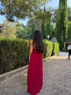 Vestido Halter Burdeos con Cintura Drapeada