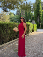 Vestido Halter Burdeos con Cintura Drapeada
