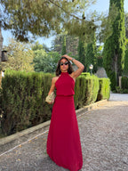 Vestido Halter Burdeos con Cintura Drapeada