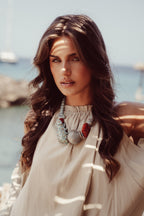 Collar llamativo con dijes de turquesa