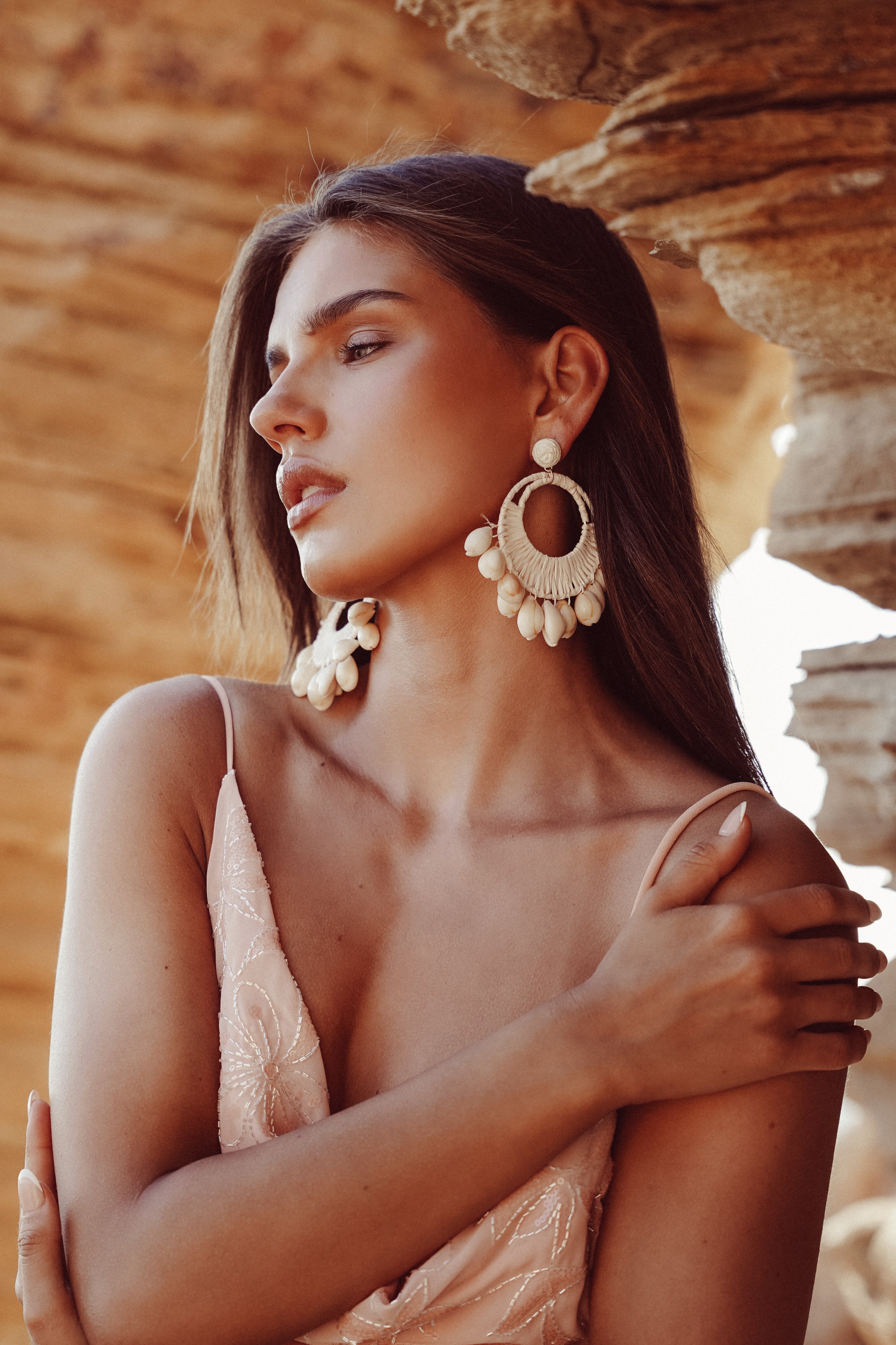 Pendientes cerales de color beige